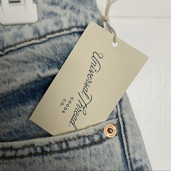 UNIVERSAL THREAD VINTAGE STRAIGHT MOM JEANS 18W - Picture 3 of 8